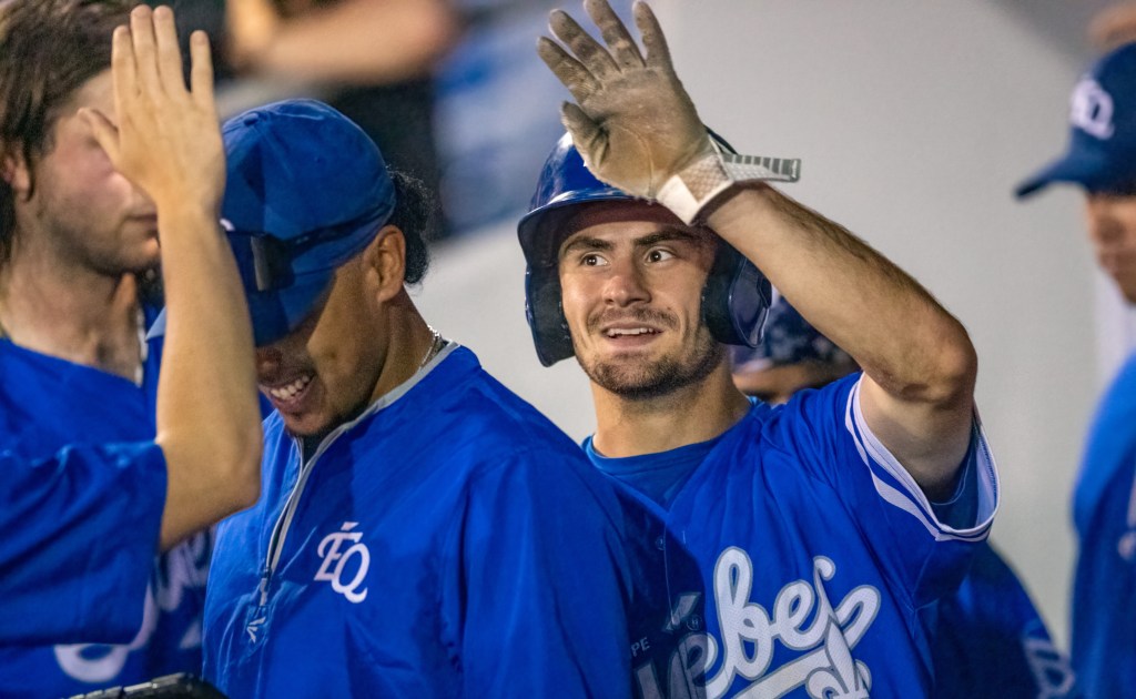 This image has an empty alt attribute; its file name is equipe-quebec-au-sommet.jpg