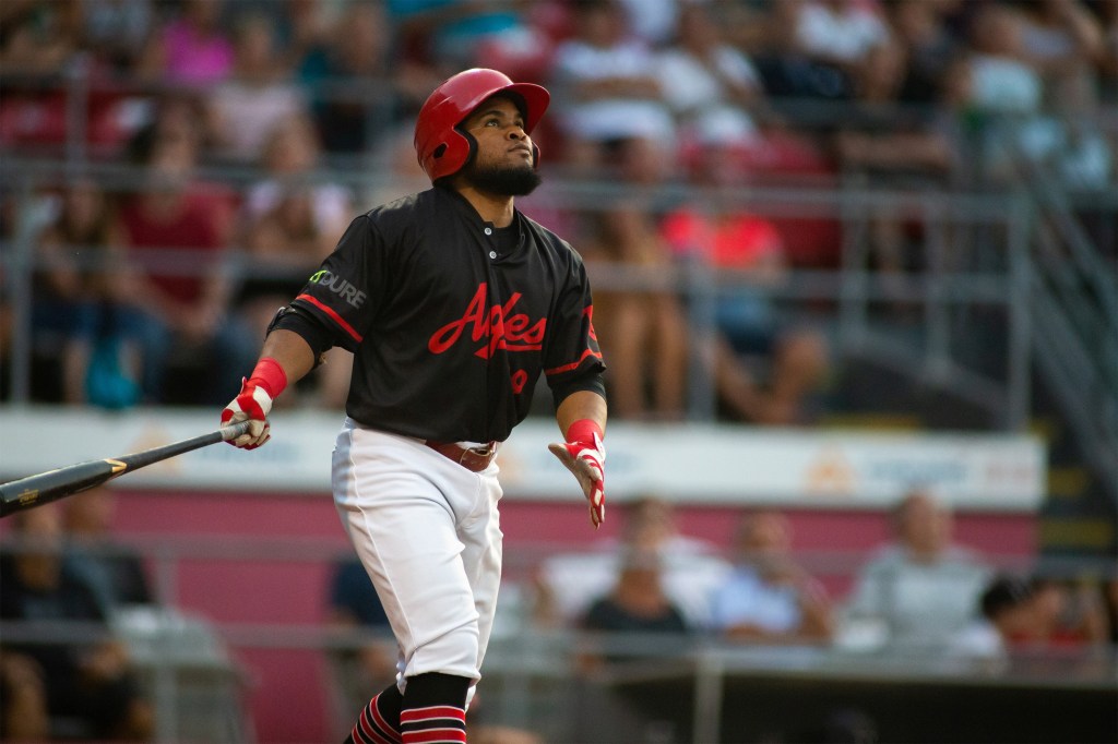 This image has an empty alt attribute; its file name is juan-kelly.jpg